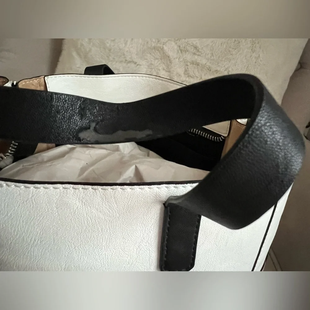 GUESS DOHENY COLOR-BLOCKED SATCHEL HANDBAG